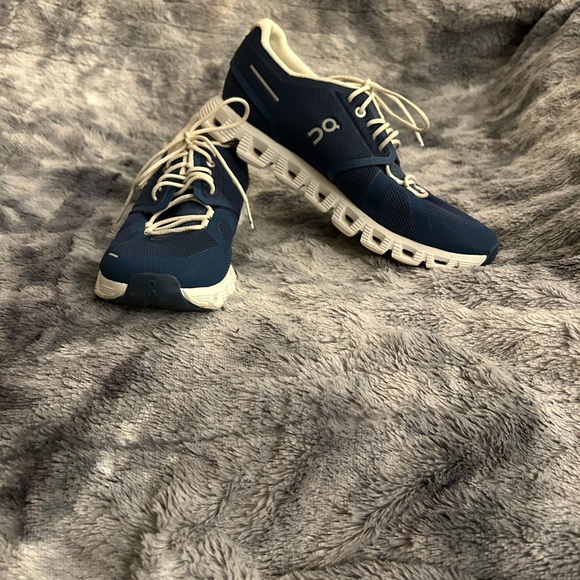 On Running Navy and Cream Shoes - Picture 7 of 7